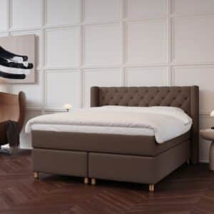 Eira Fjäll | 180×210 | Mørk brun