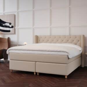 Eira Fjäll | 210×210 | Sand