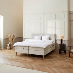 Majestæt – Luksus | Elevation (Sand) 210×210 cm.