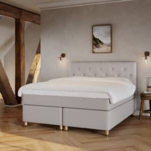 Nora Fjord | 180×200 | Lys grå