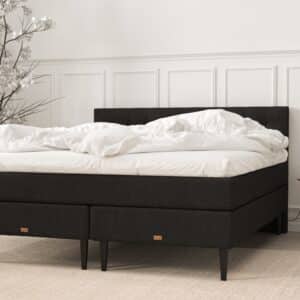 SÖVNN Maya Kontinentalseng – 220×220 – Sort